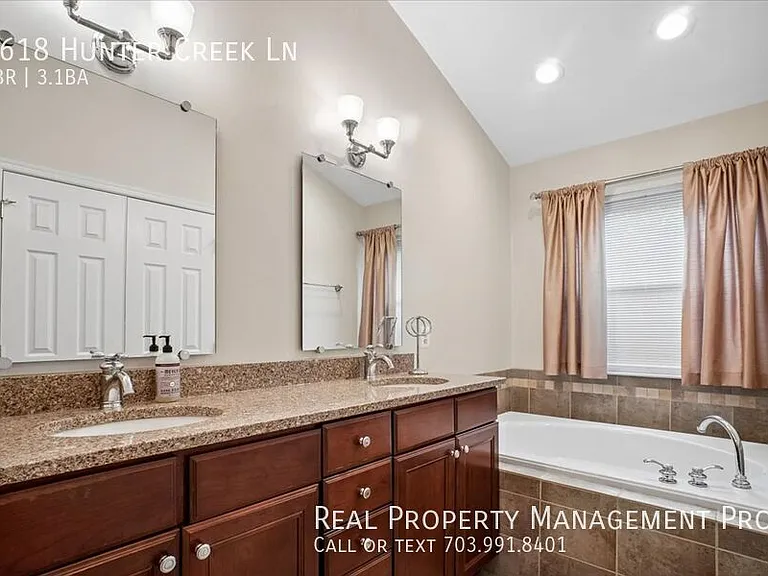6618 Hunter Creek Ln — Photo 18