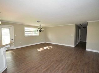 614 Lejuanta St, Moss Bluff, LA 70611