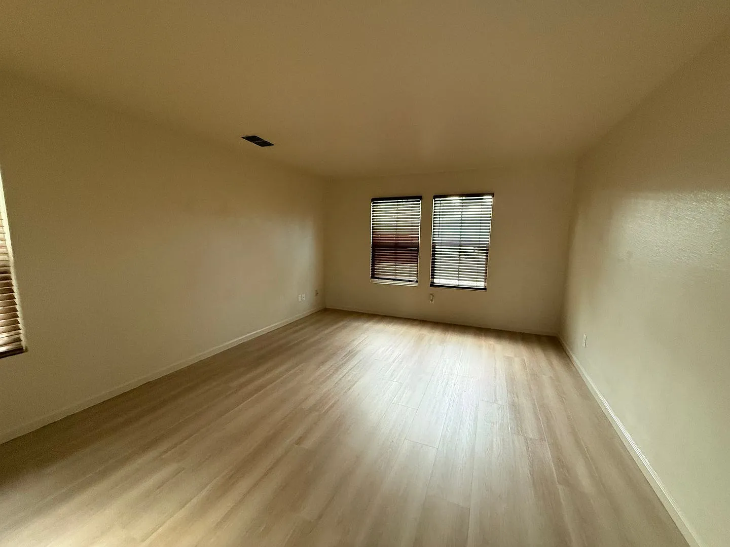 2424 Sandpiper Ln - West Sacramento 95691 — Photo 4