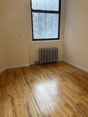 5th image of 11 Maiden Ln #15A