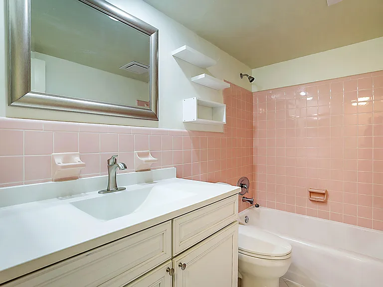 230 N Federal Hwy #305 — Photo 21