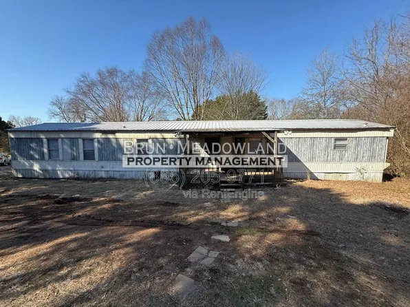 3040 Samples Rd, Louisville, TN 37777