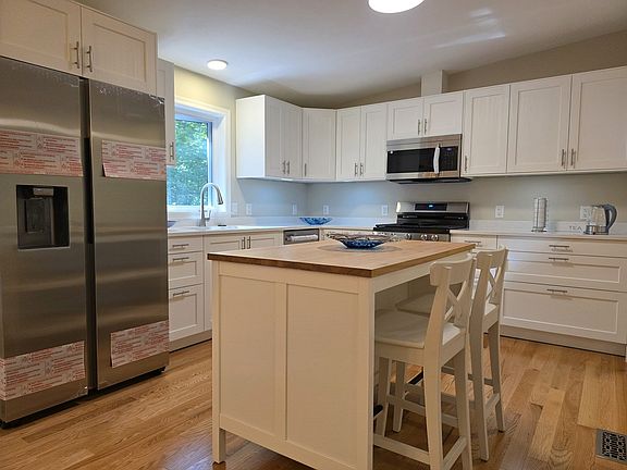 3rd image of 66 Summer St