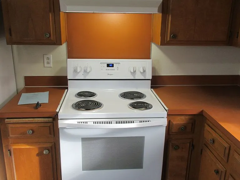 1/2 Off 1st Month's Rent - Two Bedroom w/ Garage — Photo 7