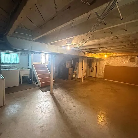 1058 Moy Ave — Photo 19