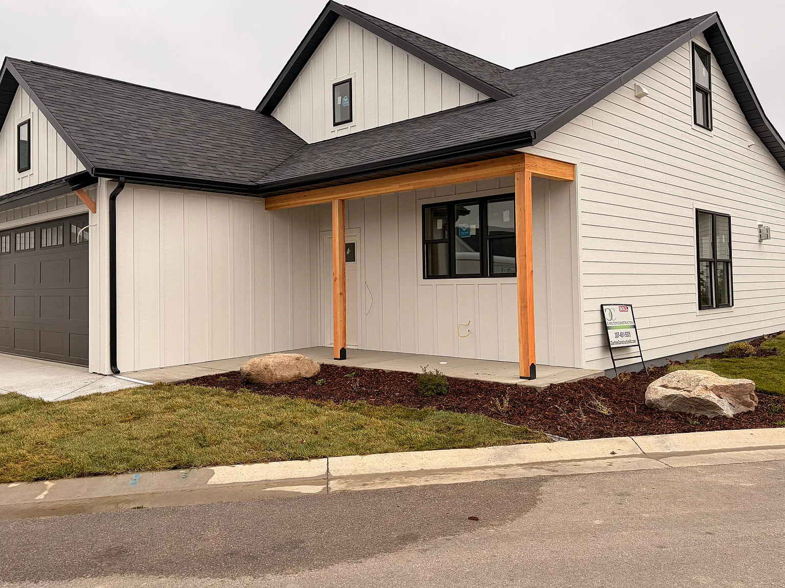 4 bed, 1950 sqft, $2,600 — Photo 1