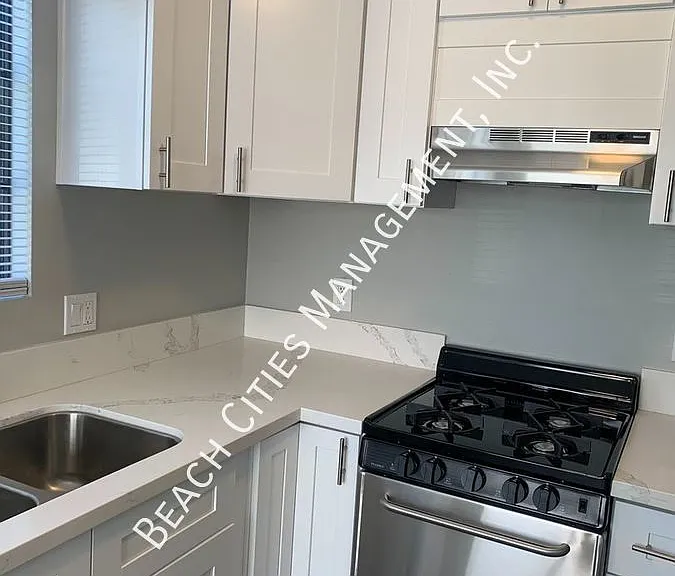 1220 Mira Mar Ave #1 — Photo 12