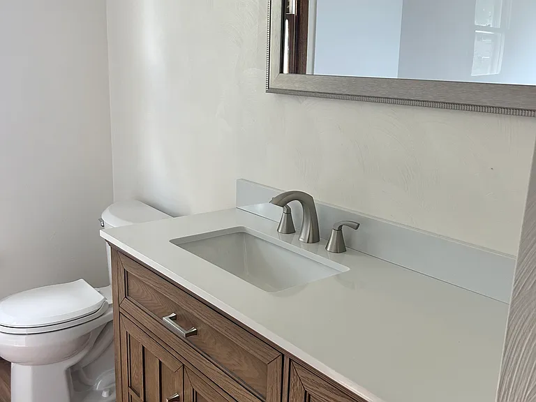 4704 Oakland St — Photo 7
