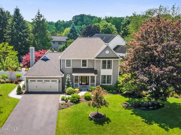 14 Wyngate Road, Glenmont, NY 12077