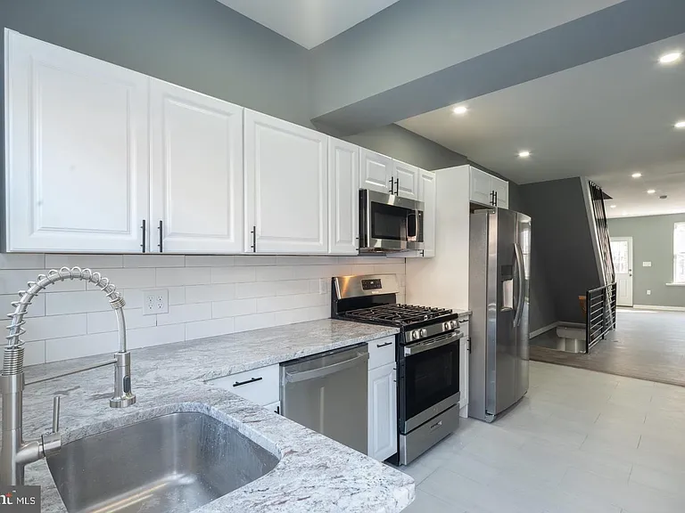 3060 Salmon St — Photo 9