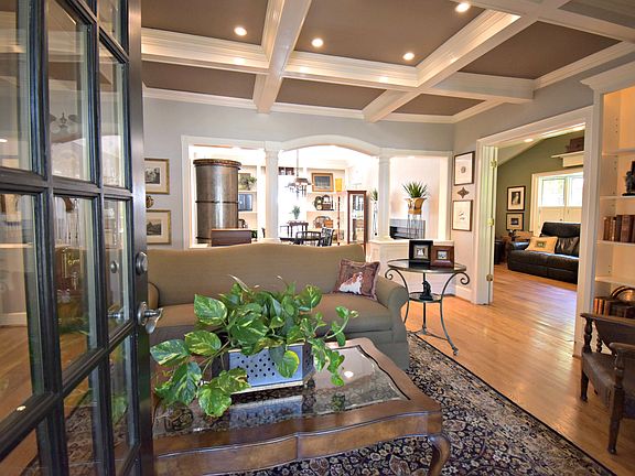5th image of 411 Herrington Pl