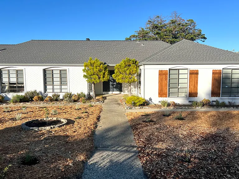 Jacaranda Cir — Photo 1