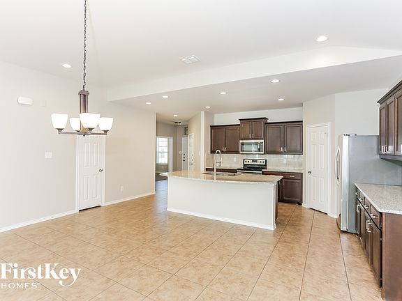 4th image of 2541 Old Buck Dr