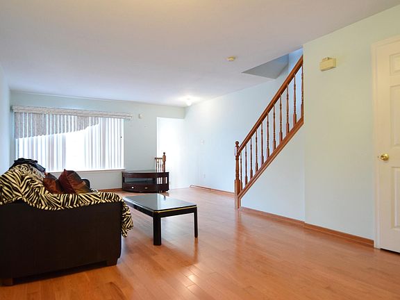 5th image of 108 Pelican Cir