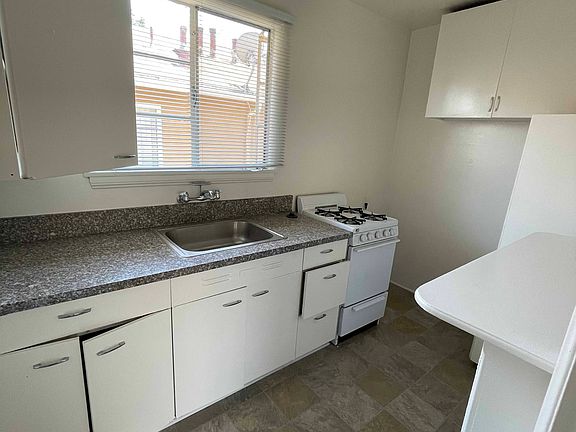 3rd image of 308 N Louise St #8