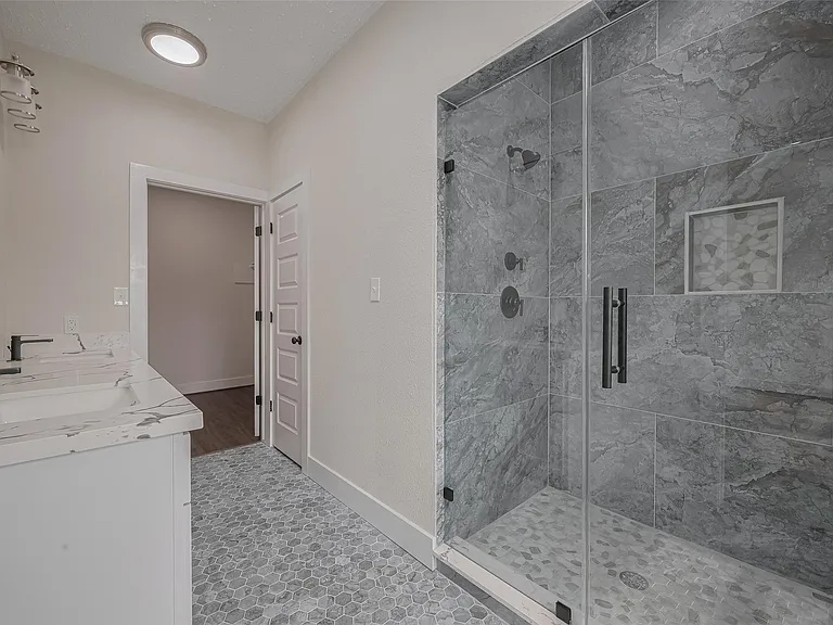 2206 Hoskins Dr — Photo 12