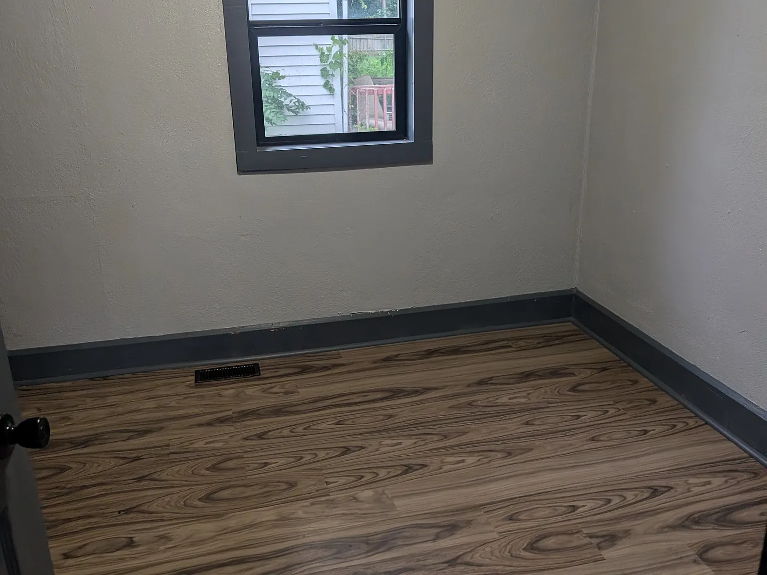 3 bed, 1200 sqft, $1,600 — Photo 3