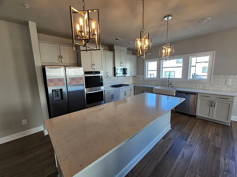 1054 Knoxboro Ln — Photo 7