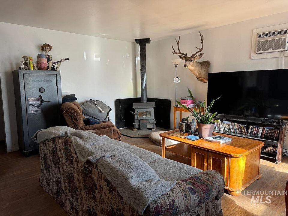 2nd image of 539 Alder Ave