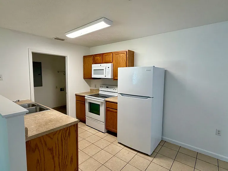 9127 Laird St — Photo 2