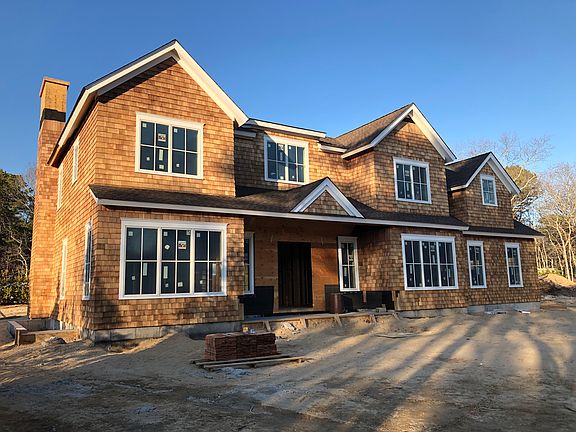3rd image of 24 Georgica Woods Ln