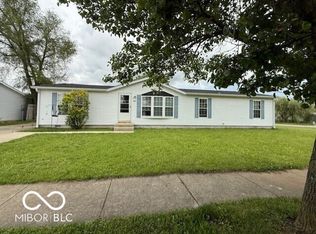 4617 Autumn Ridge Dr, Columbus, IN 47203