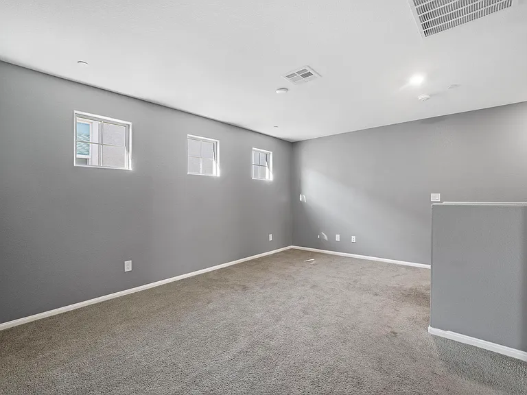 10949 Oregano Ave — Photo 33