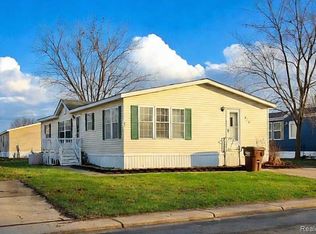 372 Holly Glenn, Monroe, MI 48161