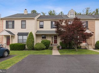 372 Scola Rd, Brookhaven, PA 19015