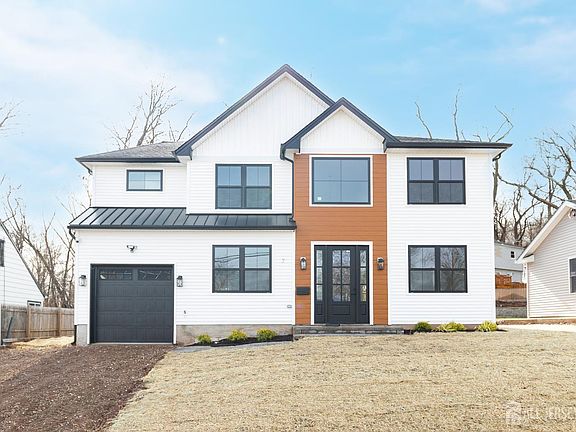 3rd image of 7 Altamont Rd