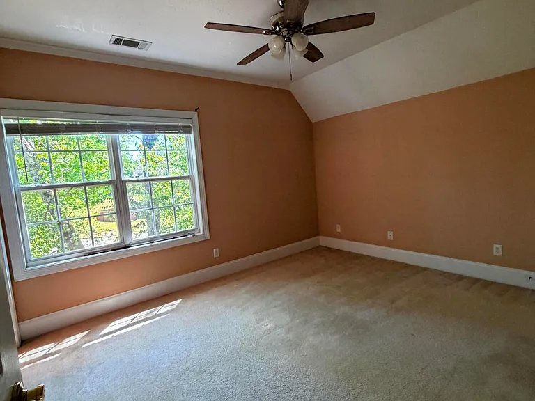 1605 Jamestown Ave — Photo 45