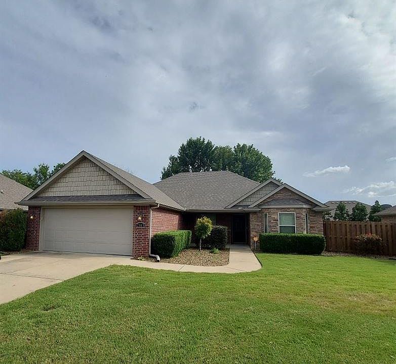 1st image of 2883 W Miramar Dr
