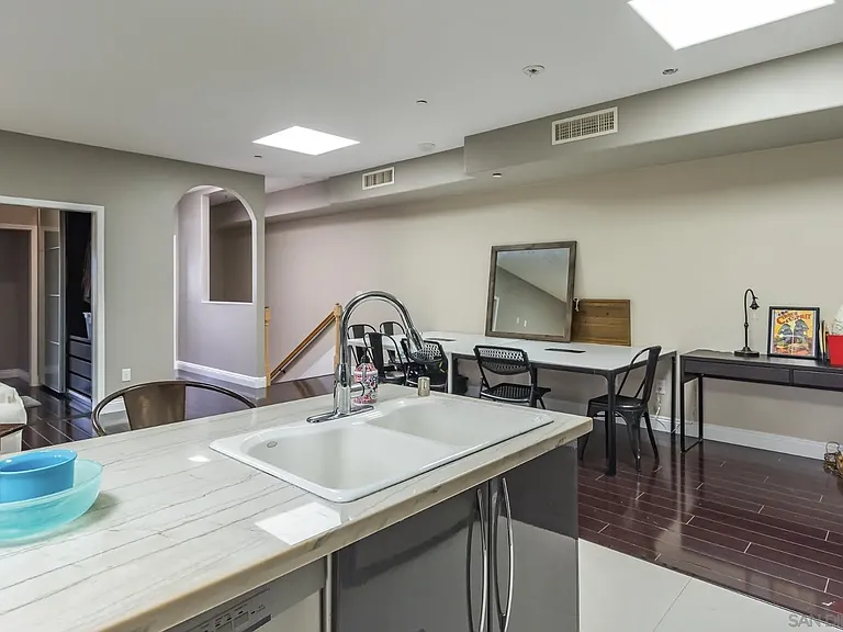 4741 Point Loma Ave #201 — Photo 33