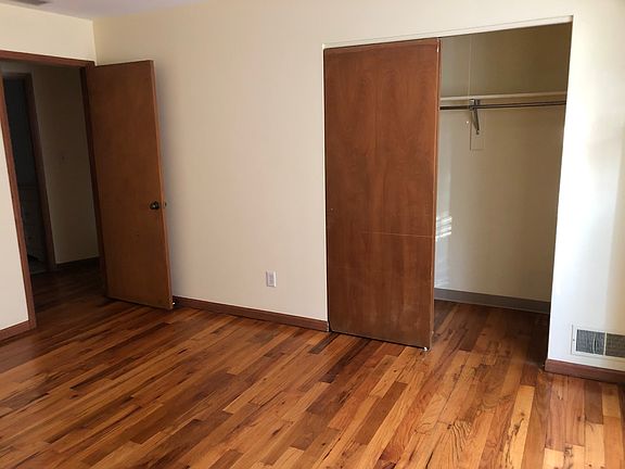 5th image of 4512 Folkestone Ct N
