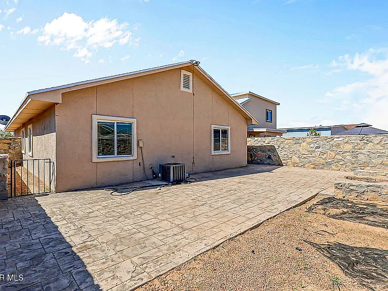 12761 Ramon Prieto — Photo 5