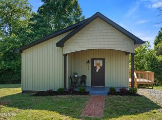 33 Melrose Ave, Englewood, TN 37329