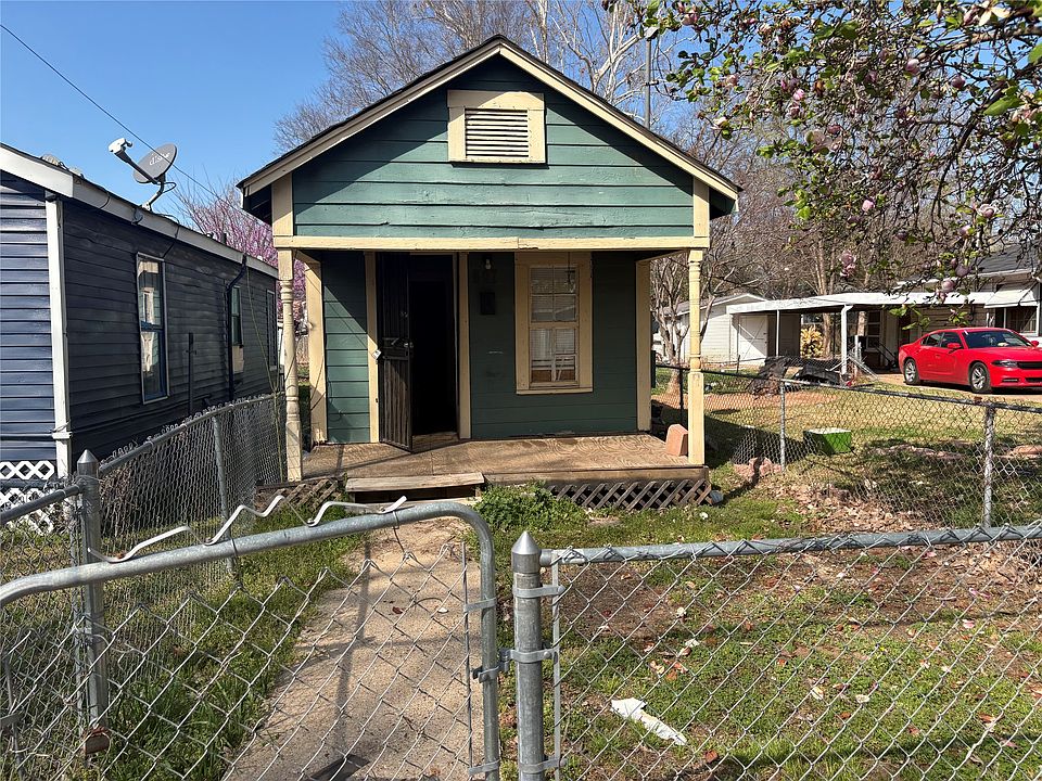 1st image of 607 Kelly St