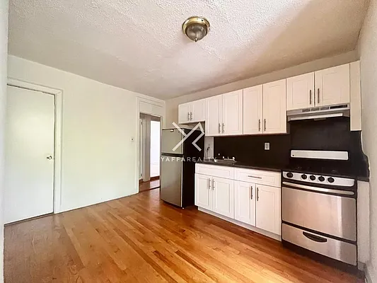 Rented by Yaffa Realty LLC | media 1