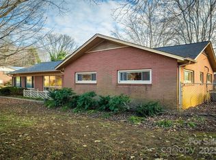 1024 Prestwood Dr SE, Lenoir, NC 28645