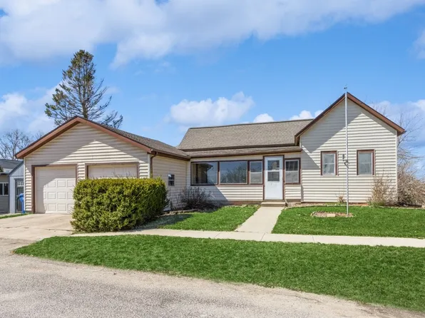 1 Cherry Ave, Urbana, IA 52345