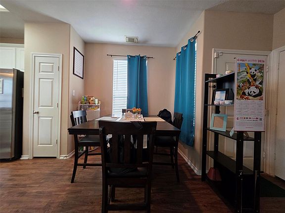 2nd image of 3409 Victorian Manor Ln