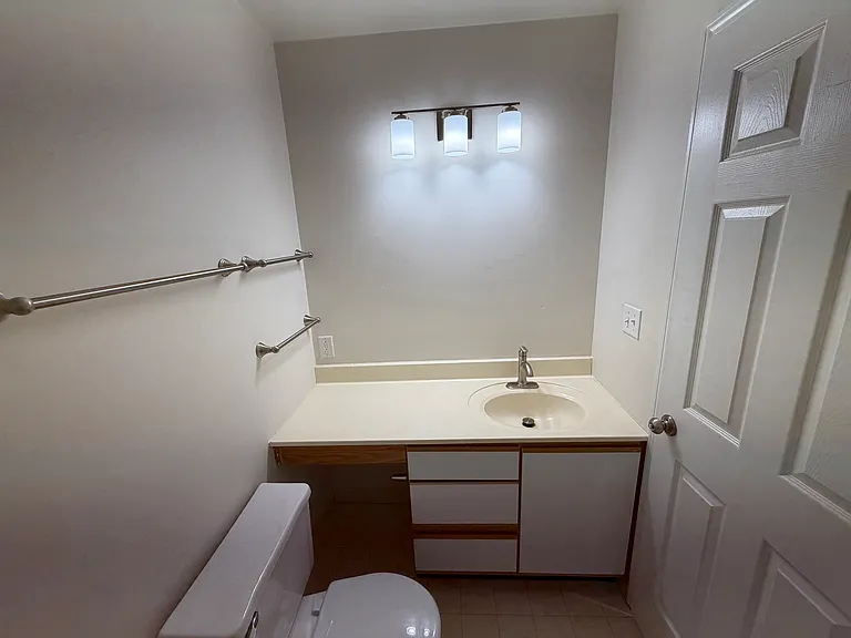 4 Hartwell Ct #10 — Photo 18