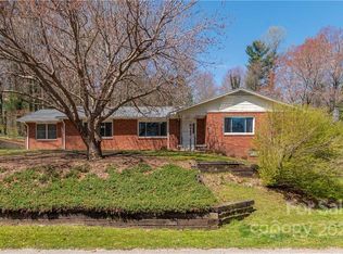 101 Britton Ave, Hendersonville, NC 28791