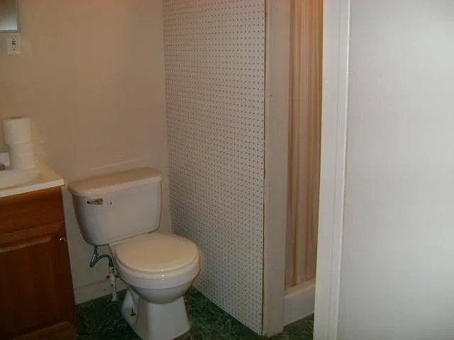 1943 Cotten Rd — Photo 2
