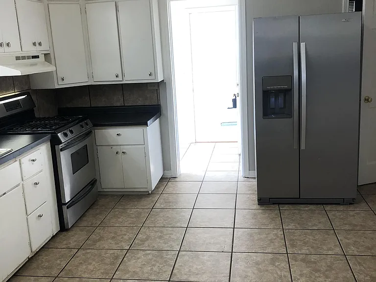 403 McKinley Ave — Photo 3