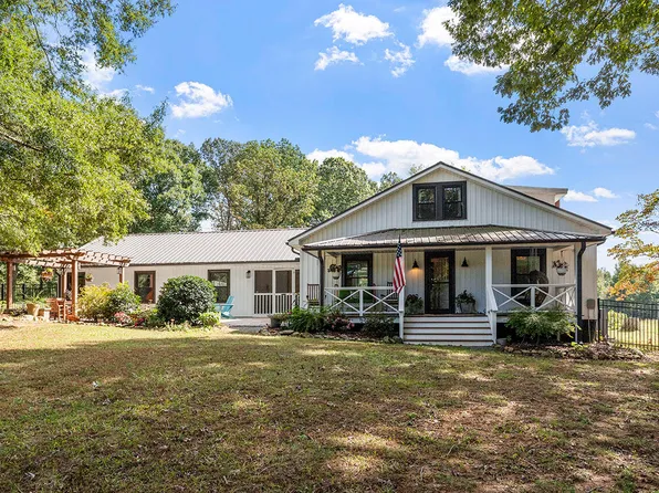 105 D Hart Rd, Siler City, NC 27344