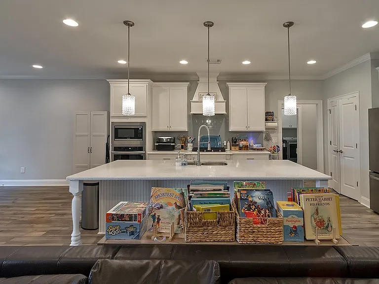 146 Lenore Ct — Photo 9