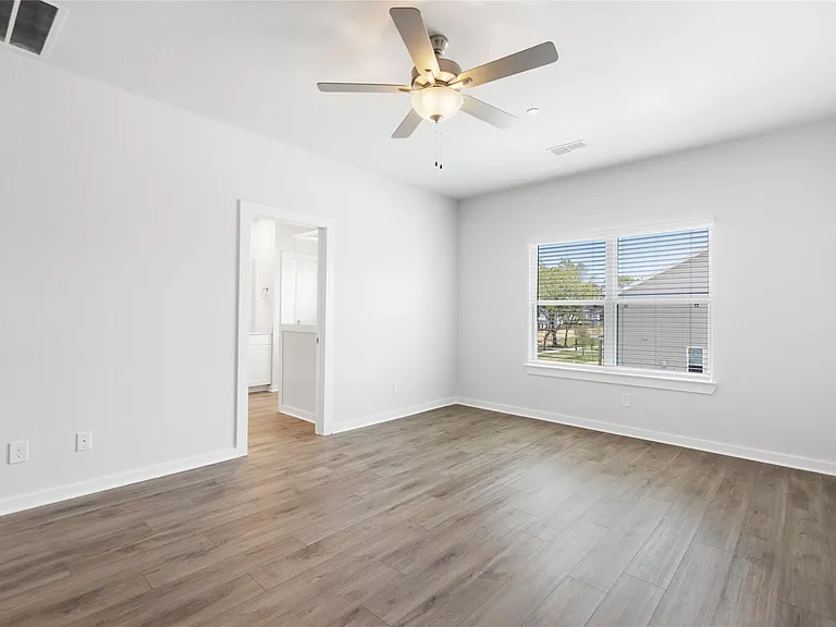 8104 Danson Ln — Photo 20