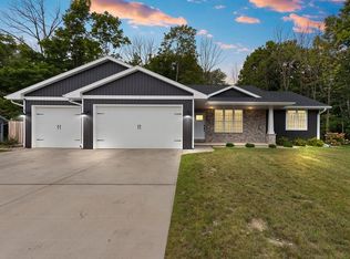 10553 S Highland Rd, Sister Bay, WI 54234