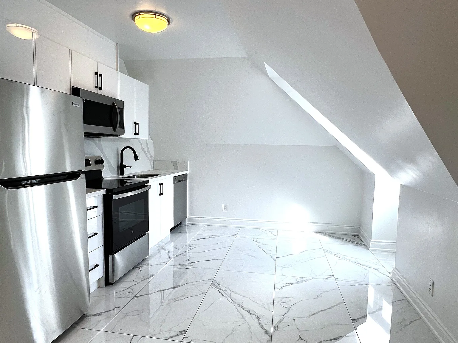 3 bed, $3,300 — Photo 2